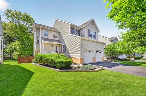 20 Alexander Dr, Washingtonville, NY 10992