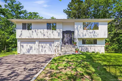 155 Brooklyn Ave, Huntington, NY 11743