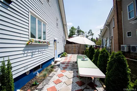 Exterior - 671 Arlington Ave, Baldwin, NY 11510 photo 7 of 9