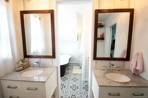 Bath - 671 Arlington Ave, Baldwin, NY 11510 photo 4 of 6