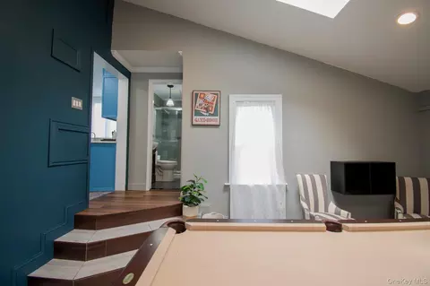 Entry Way - 671 Arlington Ave, Baldwin, NY 11510 photo 6 of 11