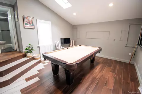 Entry Way - 671 Arlington Ave, Baldwin, NY 11510 photo 8 of 11