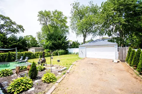 Exterior - 671 Arlington Ave, Baldwin, NY 11510 photo 8 of 9