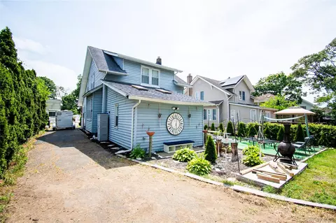 Exterior - 671 Arlington Ave, Baldwin, NY 11510 photo 9 of 9