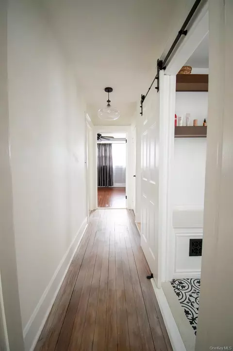 Entry Way - 671 Arlington Ave, Baldwin, NY 11510 photo 11 of 11
