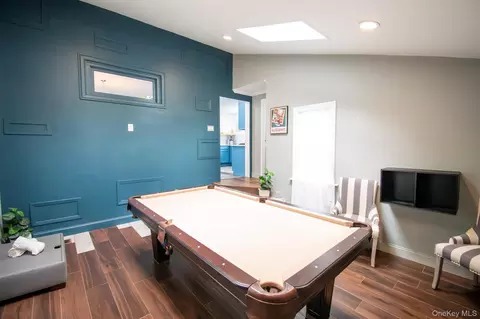Entry Way - 671 Arlington Ave, Baldwin, NY 11510 photo 7 of 11