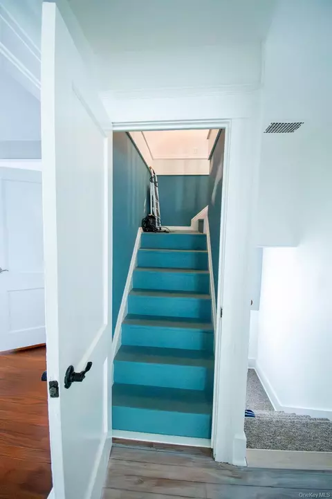 Entry Way - 671 Arlington Ave, Baldwin, NY 11510 photo 9 of 11