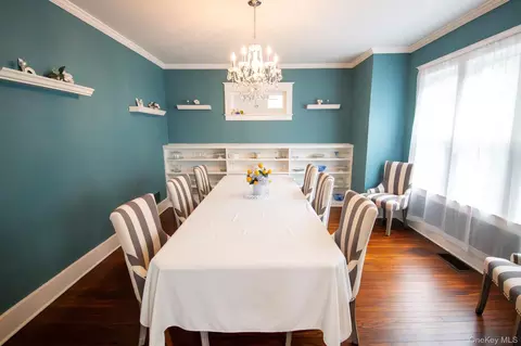 Dining - 671 Arlington Ave, Baldwin, NY 11510 photo 2 of 2