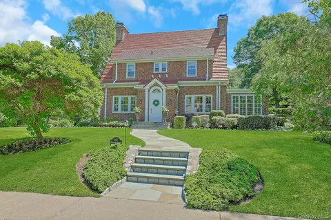 516 Bellwood Ave, Mount Pleasant, NY 10591
