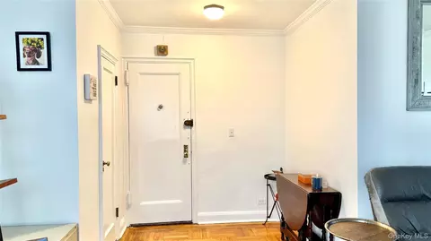 48-42 44th St #6G, Woodside, NY 11377