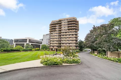 25 Rockledge Ave #801, White Plains, NY 10601
