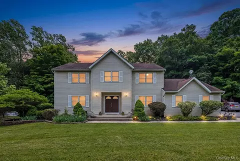 34 Marietta Dr, Ramapo, NY 10970