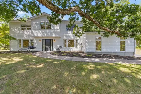 10 Demarest Rd, Ramapo, NY 10977