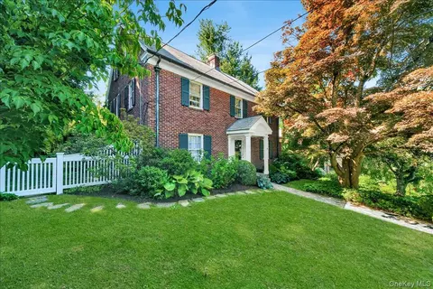 86 Caterson Ter, Greenburgh, NY 10530