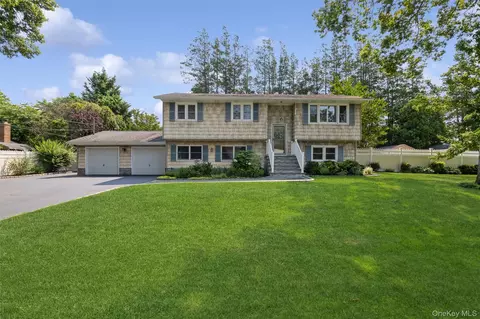 115 Clarendon Rd, Lake Ronkonkoma, NY 11779