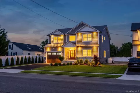 92 Biltmore Blvd, Massapequa, NY 11758