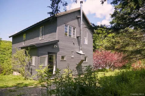 153 Near Rd, Gallatin, NY 12571