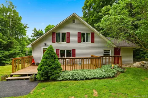 236 Hosner Mountain Rd, East Fishkill, NY 12533