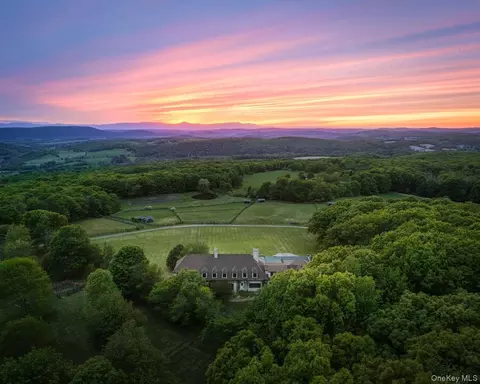 26 Mountain Farm Rd, North East, NY 12546