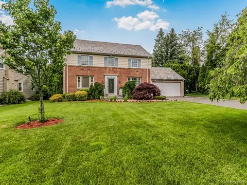 129 Jackson Ave, Pelham, NY 10803