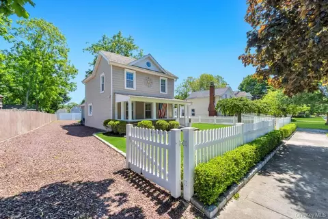 Exterior - 9 Wiggins Ave, Patchogue, NY 11772 photo 3 of 9
