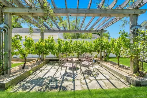 Exterior - 9 Wiggins Ave, Patchogue, NY 11772 photo 7 of 9