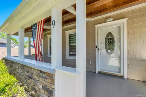 Exterior - 9 Wiggins Ave, Patchogue, NY 11772 photo 5 of 9