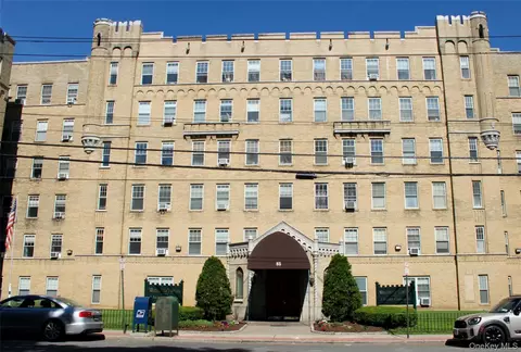 85 Bronx River Rd #2K, Yonkers, NY 10704