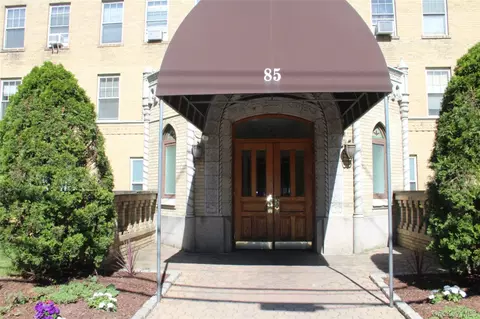 85 Bronx River Rd #2K, Yonkers, NY 10704