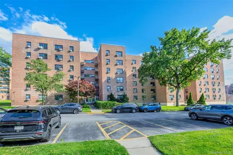 21208 75th Ave #6D, New York, NY 11364