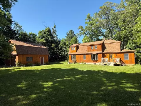 17 Hillside Rd, Greenwood Lake, NY 10925