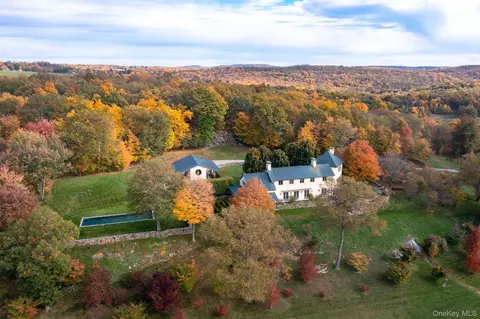 129 W Meadow Ln, Washington, NY 12545