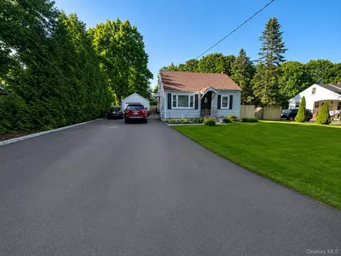 1419 Hallock Ave, Port Jefferson Station, NY 11776