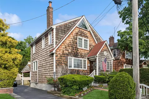 1055 Stanton Ave, Woodmere, NY 11598