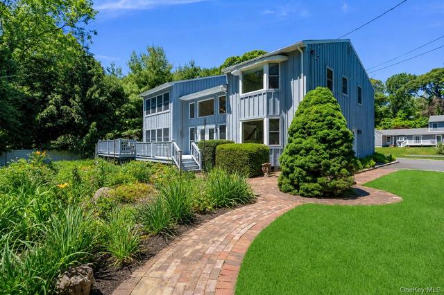 47 Lubber St, Stony Brook, NY 11790