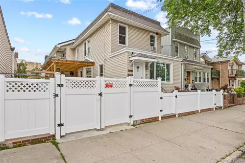 5909 69th St, New York, NY 11378