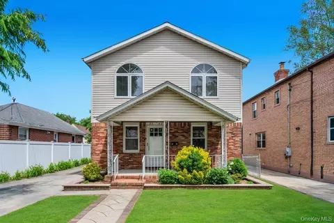 8343 261st St, Glen Oaks, NY 11004