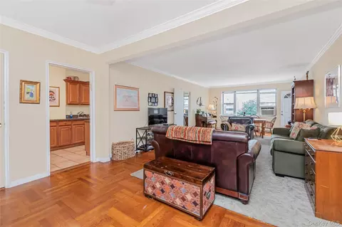 2711 Henry Hudson Pkwy #7H, New York, NY 10463