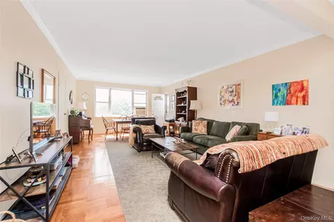 2711 Henry Hudson Pkwy #7H, New York, NY 10463
