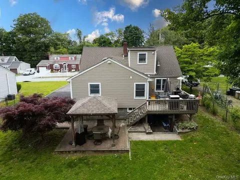 22 Oakbrook Rd, Ossining, NY 10562