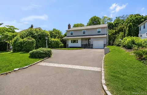 434 W Main St, Huntington, NY 11743