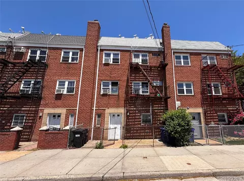 224-17 Braddock Ave, New York, NY 11428
