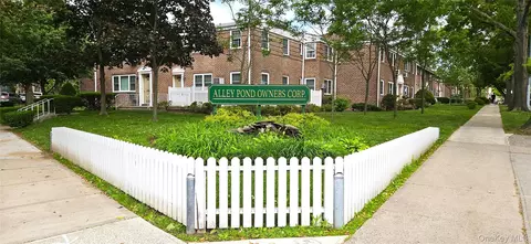 224-20 Kingsbury Ave #B, Oakland Gardens, NY 11364