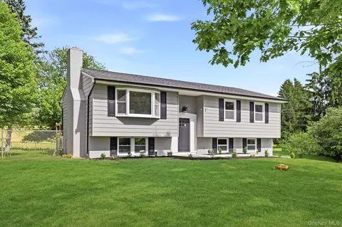 62 S Parliman Rd, Union Vale, NY 12540