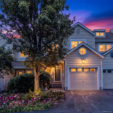 64 Hudson View Ter, Hyde Park, NY 12538