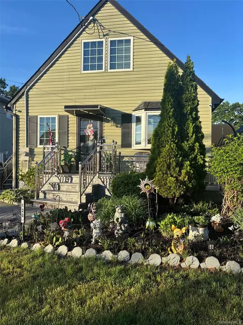 120 Fir St, Valley Stream, NY 11580