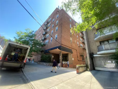 134-54 Maple Ave #5K, Flushing, NY 11355