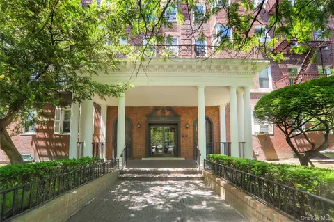 1500 Ocean Pkwy #2H, Brooklyn, NY 11230