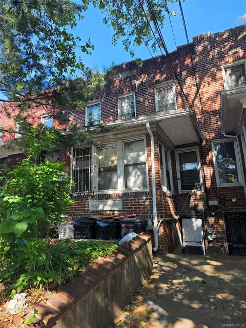 50-17 46th St, New York, NY 11377