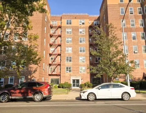 30-11 Parsons Blvd #4O, New York, NY 11354